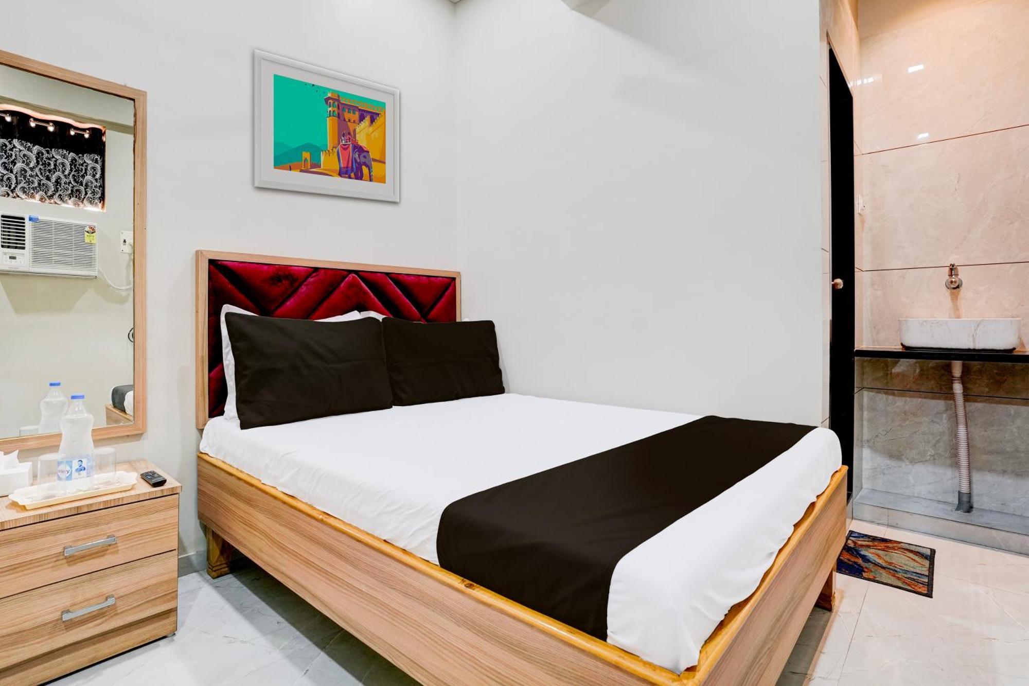Super Hotel O Divine Fine Dine Lodging And Boarding Kalyān 외부 사진