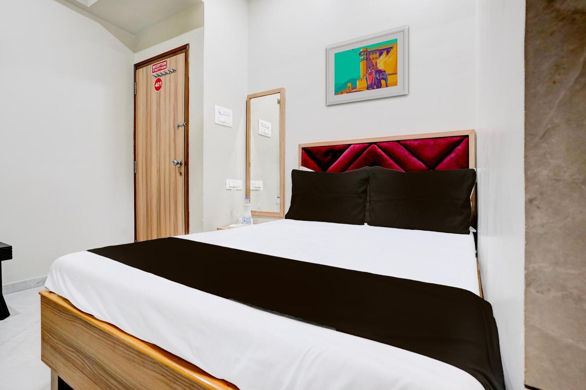 Super Hotel O Divine Fine Dine Lodging And Boarding Kalyān 외부 사진